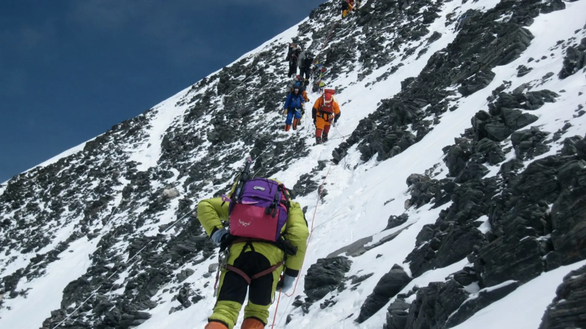 David Tait Hiking 900X506